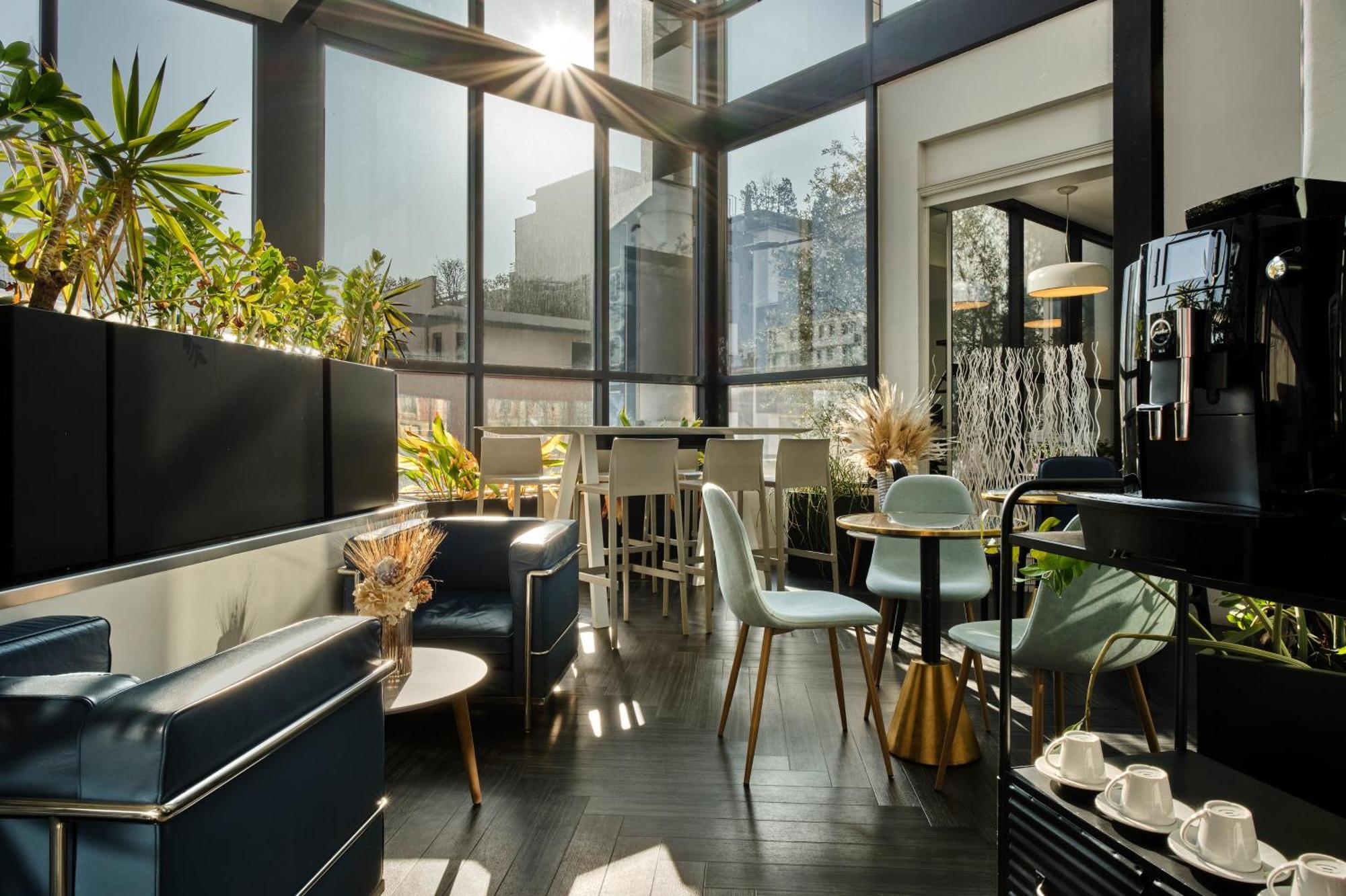 Hotel Atrium By Happyculture Suresnes Exterior photo
