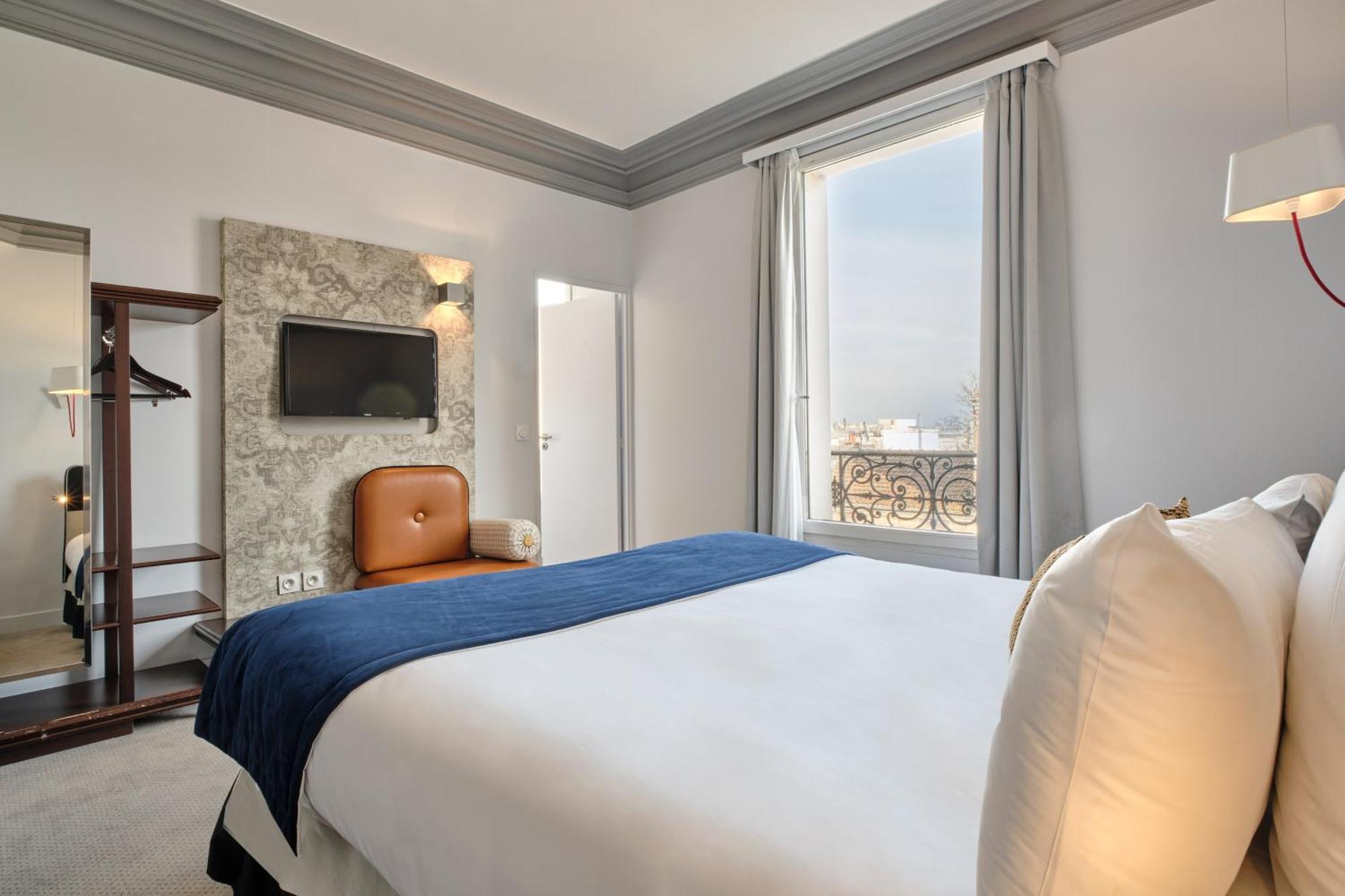 Hotel Atrium By Happyculture Suresnes Exterior photo